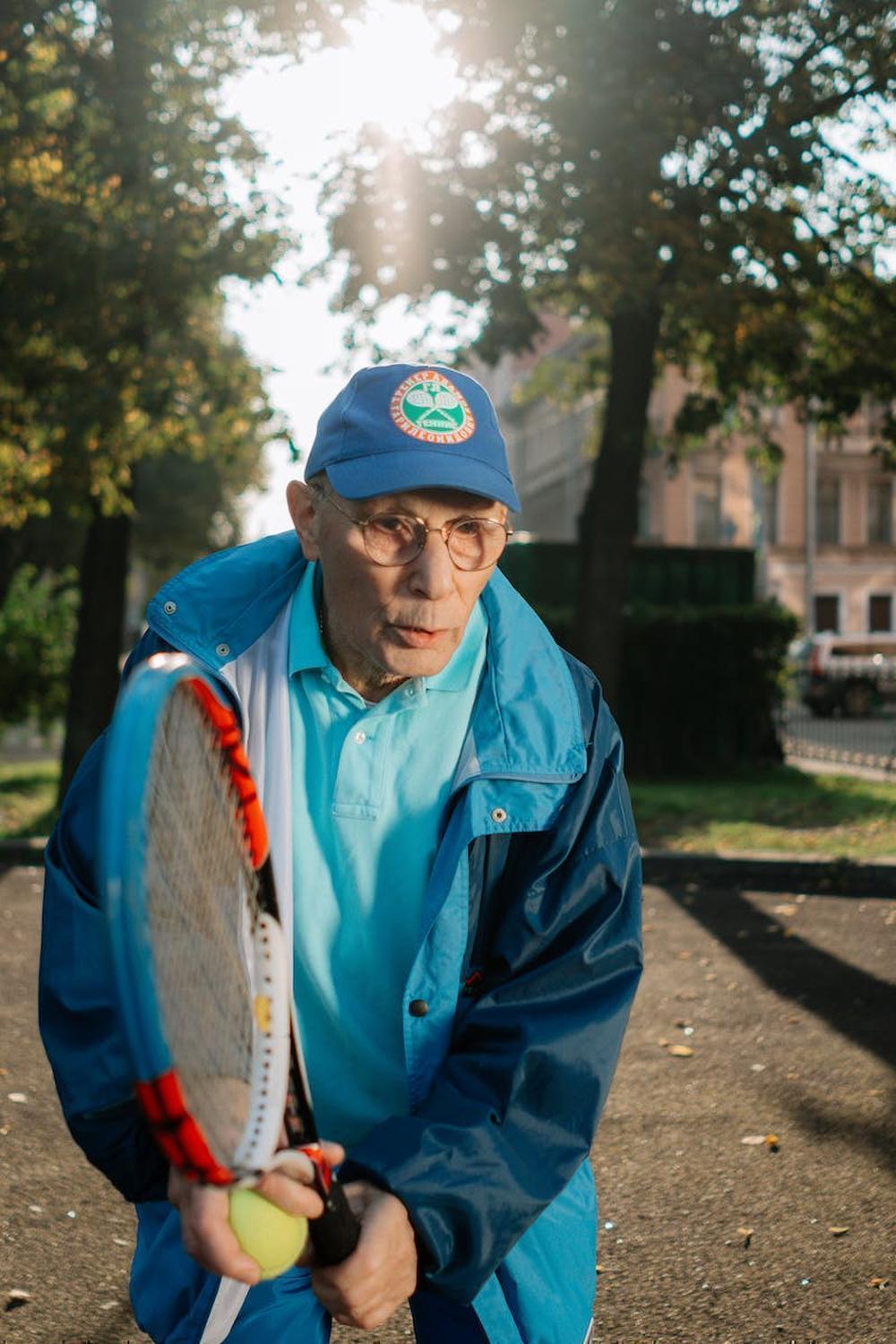 elderly_man_playing_tennis